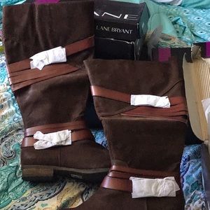 Brownish riding boots